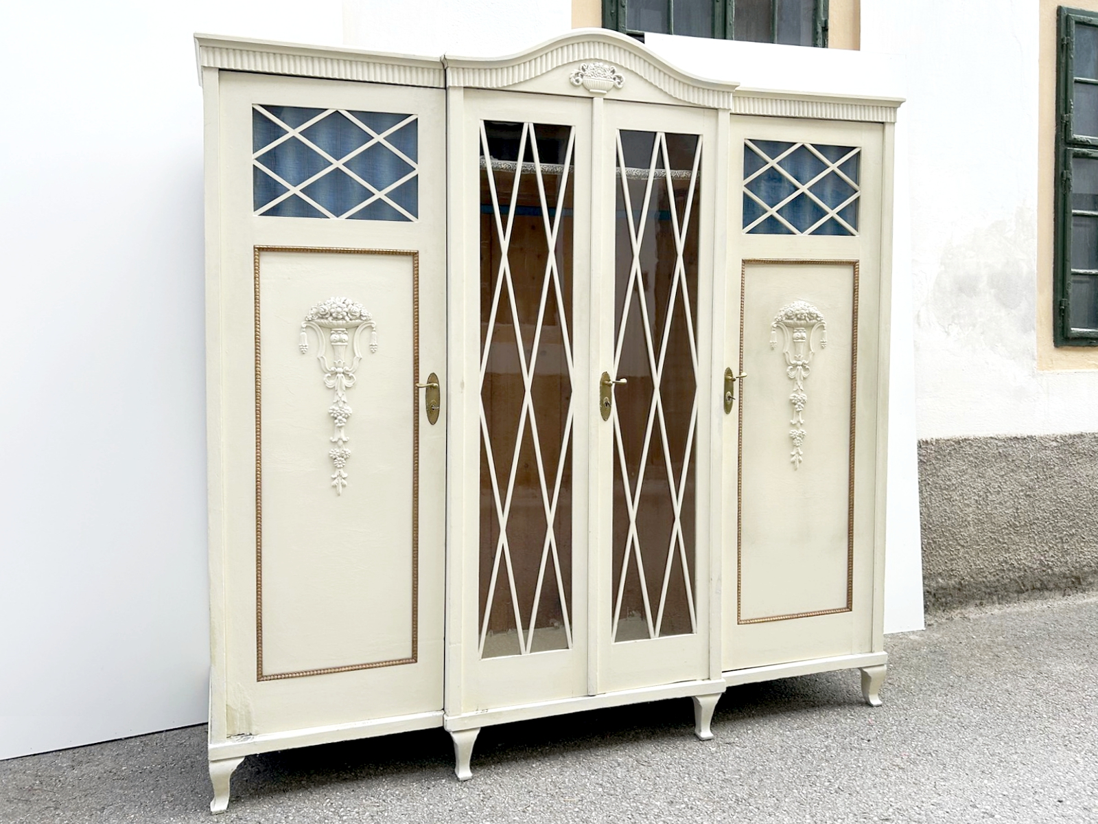 Shabby Chic Omas Kleiderschrank antik