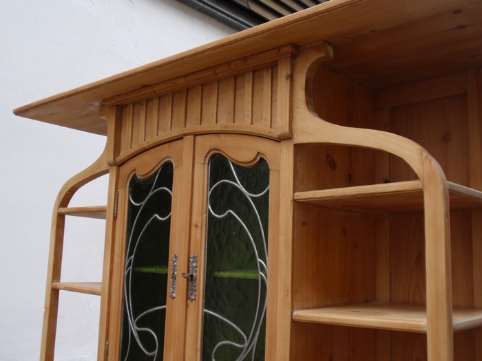 Jugendstil Aufsatzschrank