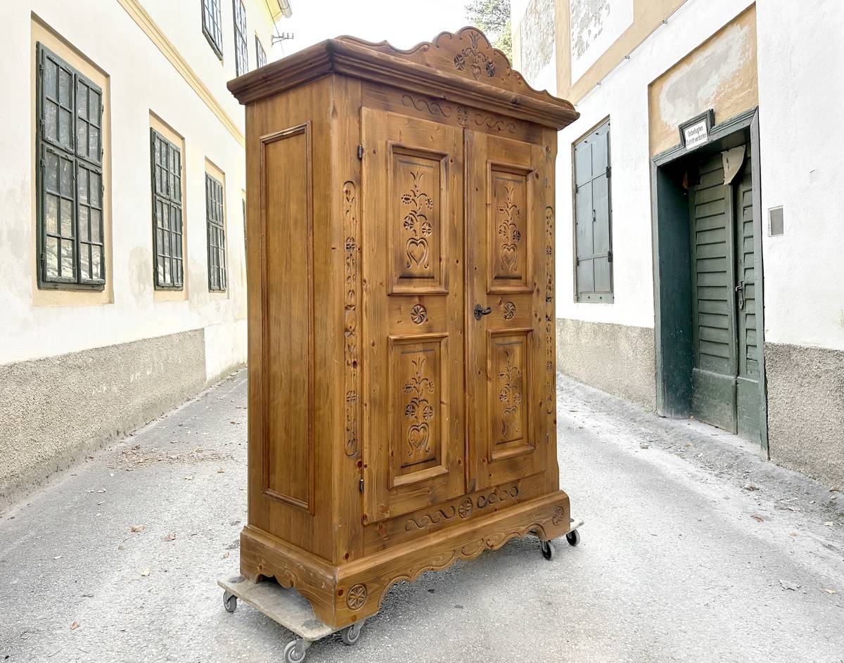 Voglauer Kleiderschrank Anno 1600