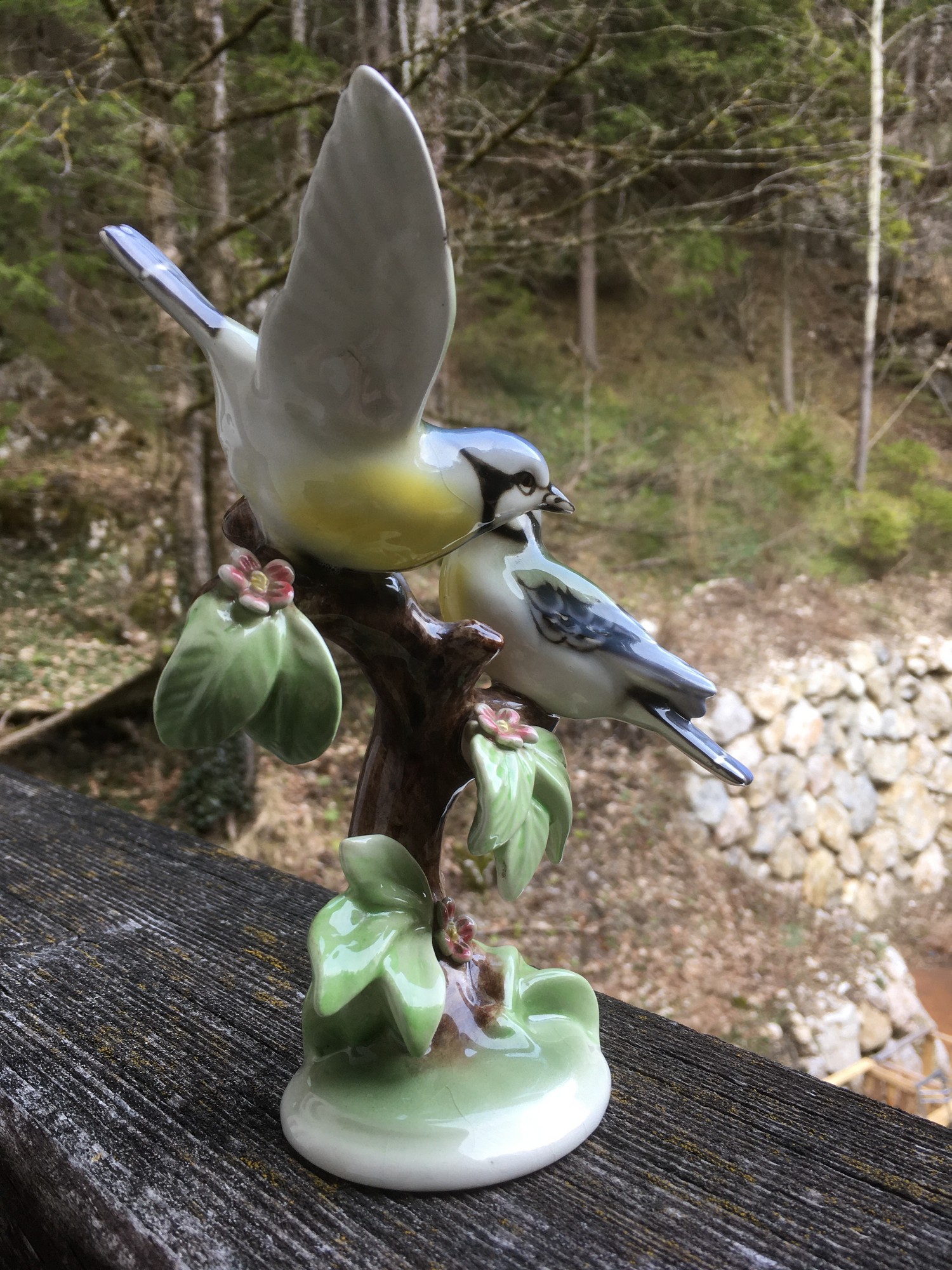 Keramos Wien "Zwei Blaumeisen auf einem Ast" Keramik Vögel