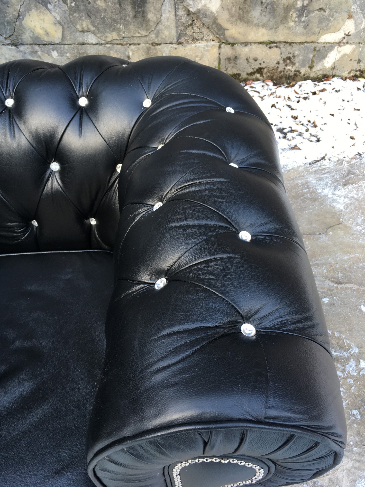 Chesterfield Sessel Clubsessel schwarz mit Kristallsteinen Knopfheftung Fauteuil