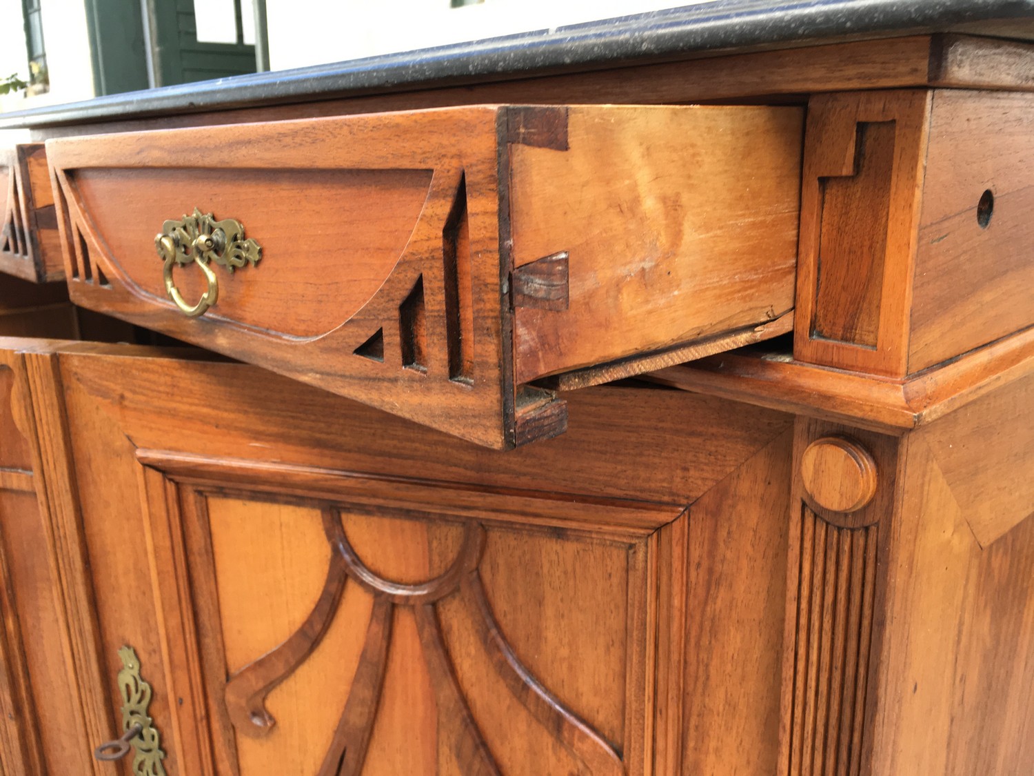 Kommode Anrichte Jugendstil Ornamente antik Marmorplatte Waschtisch