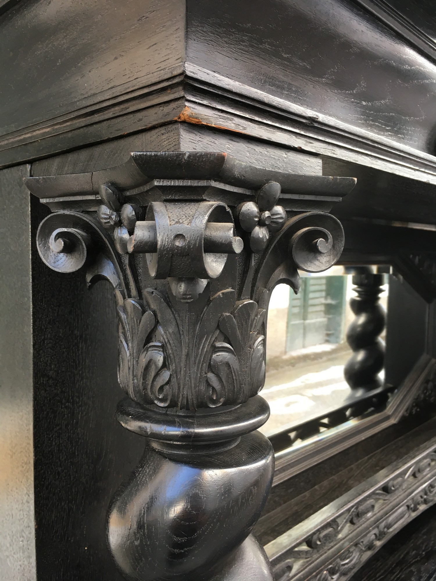 Schrank antik Säulen Danziger Barock Buffet Möbel facettierter Spiegel