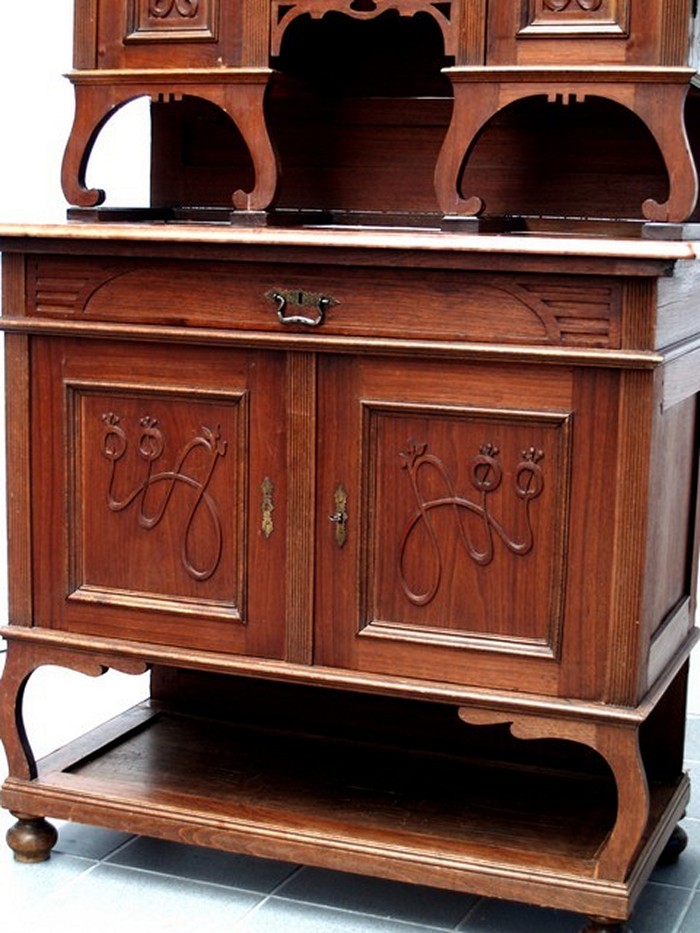 Buffetschrank Antiker Schrank geschnitzt Buffet Peitschenschlag JUGENDSTIL