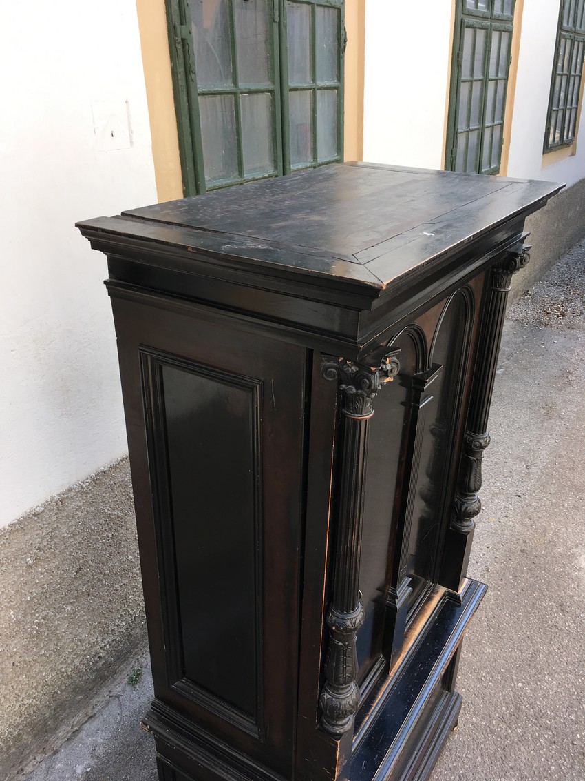 Vitrine antik Schrank Motiv Gläser Vintage Möbel Gründerzeit Vertiko