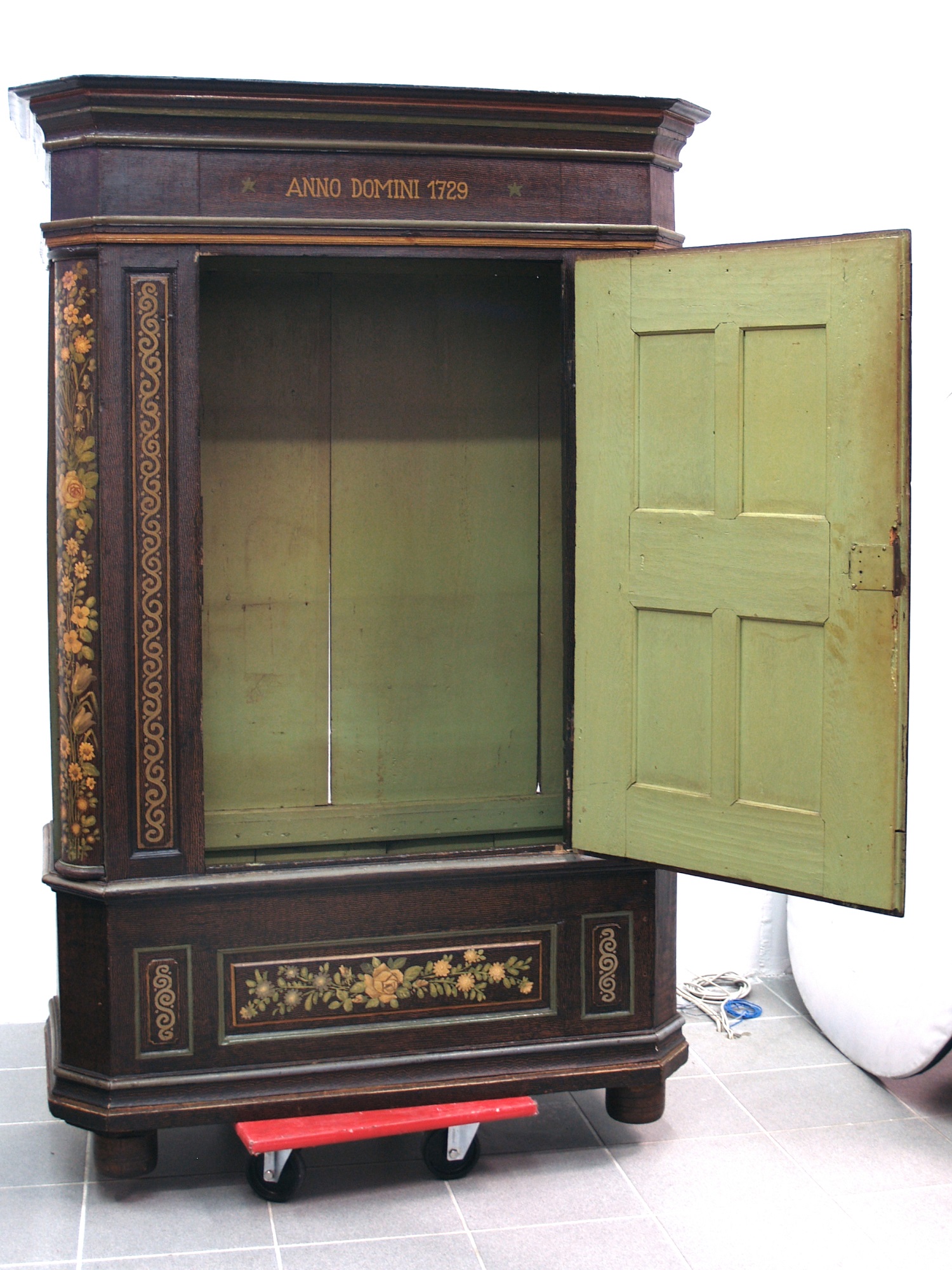 Antiquität Schrank bemalt Landhausstil Bauernmöbel