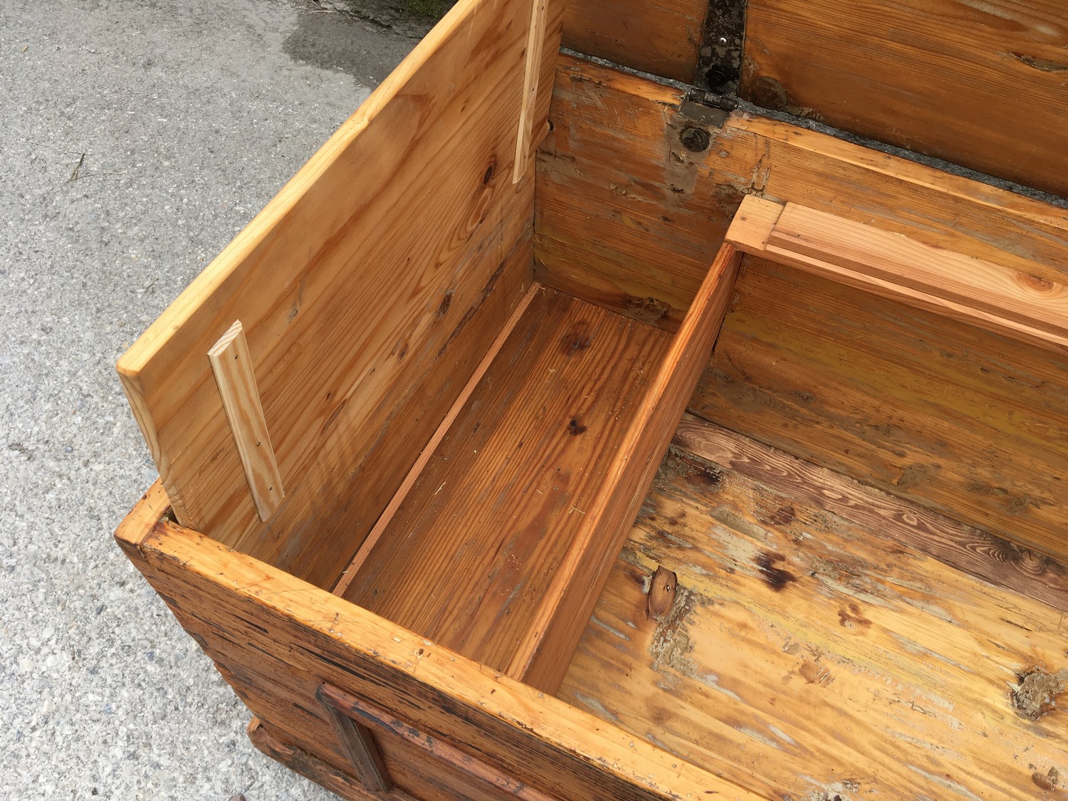 Herrschaftliche Truhe groß Weichholz 18. Jahrhundert restauriert antik