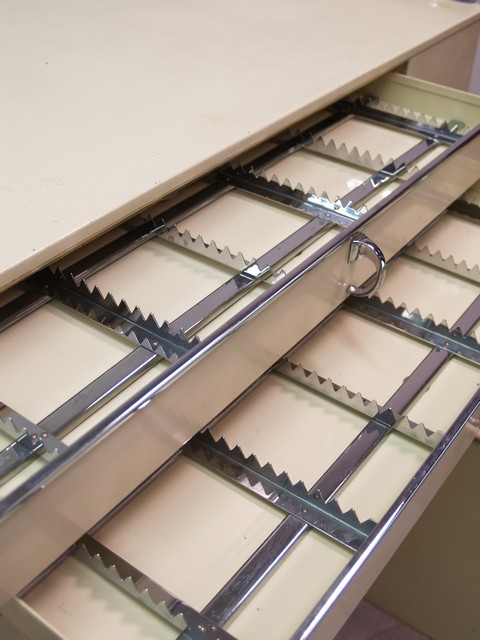 Metallkommode Midcentury Arztschrank