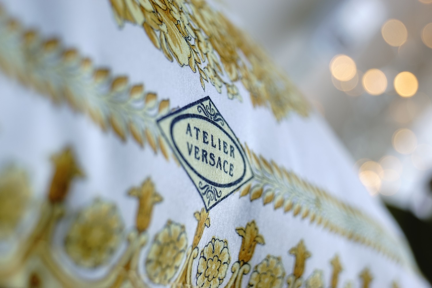 Versace Kissen gold-weiß Design * I ♡ BAROQUE Medusa blau Design für's Sofa
