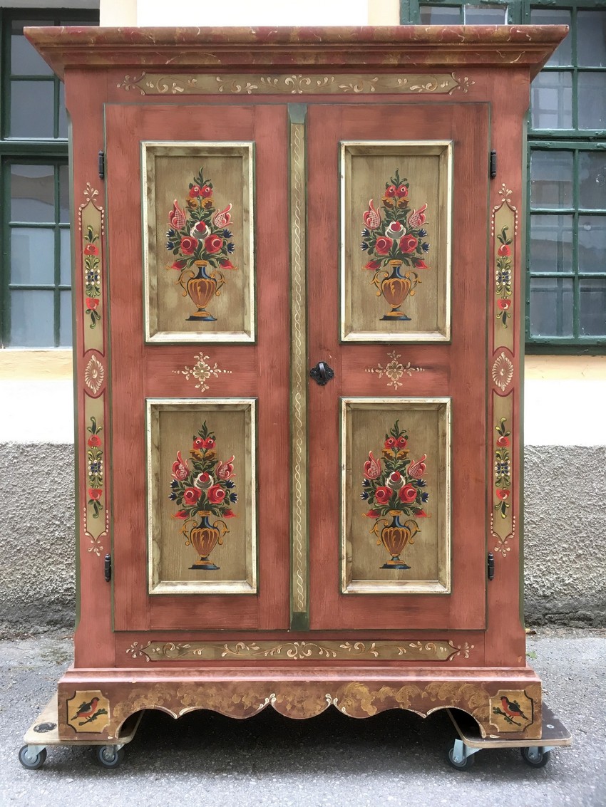 Voglauer Kleiderschrank