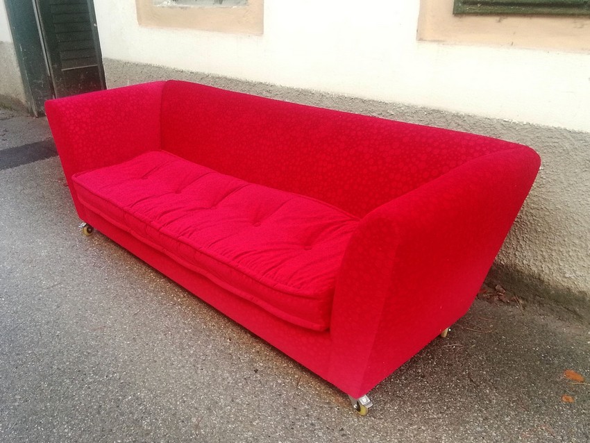 Bretz Sofa rot Bubbles Monster Rollenfüße