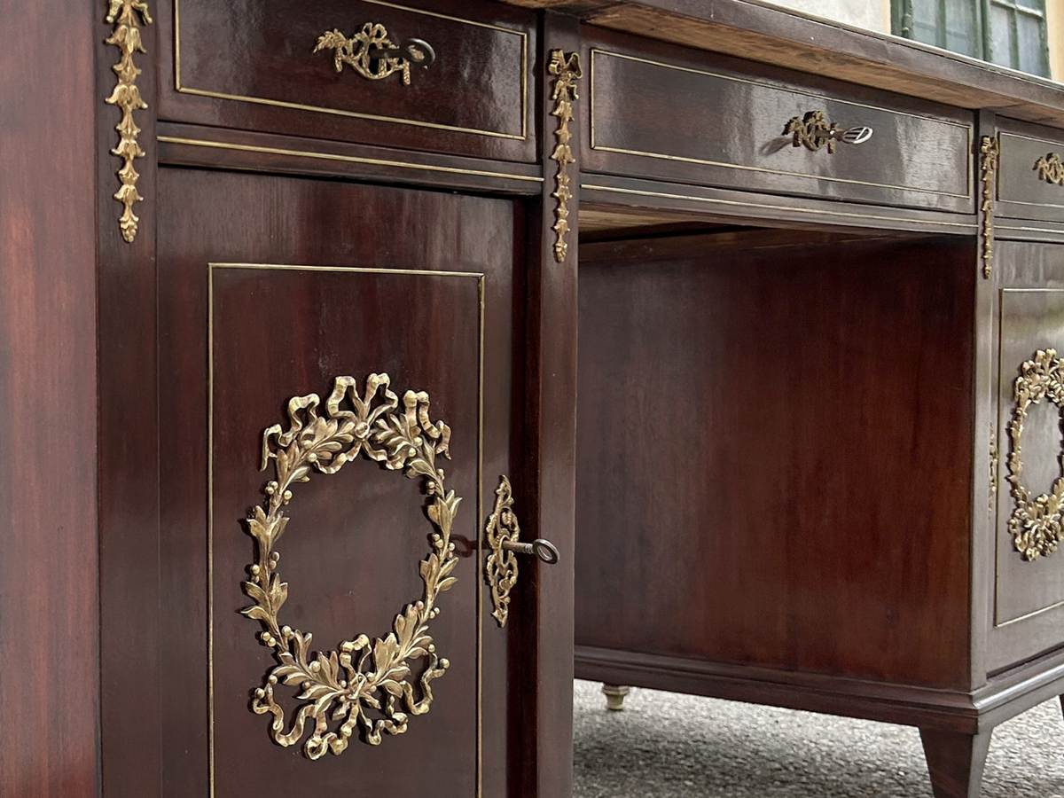 Empire Desk