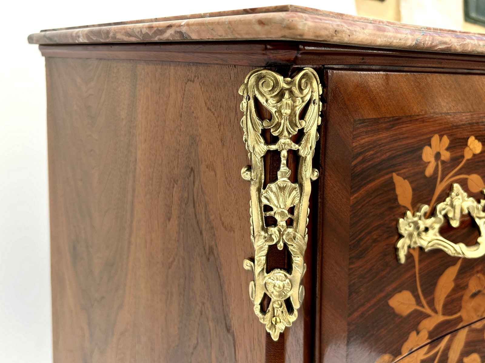 Französische Kommode Louis XV Rokoko Stil Marmorplatte