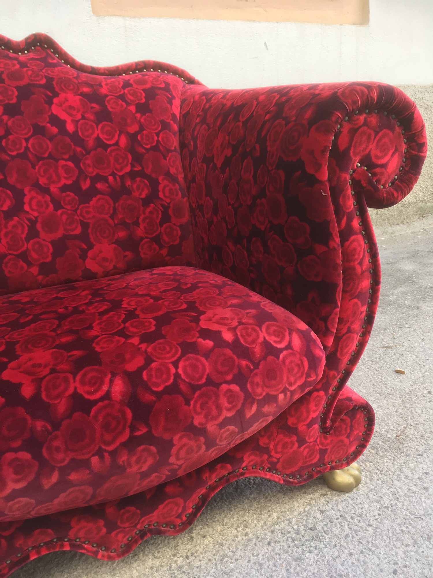 BRETZ Sofastuhl Emily rot Rosenstoff Designklassiker