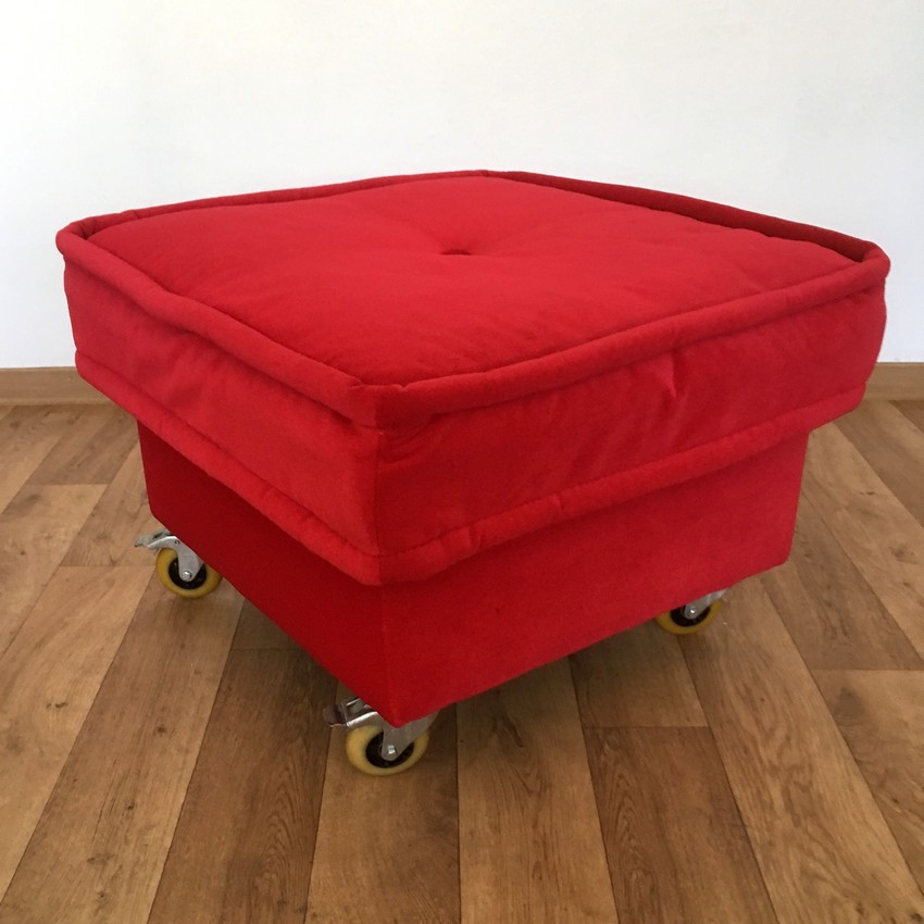 Bretz Hocker rot Rollen