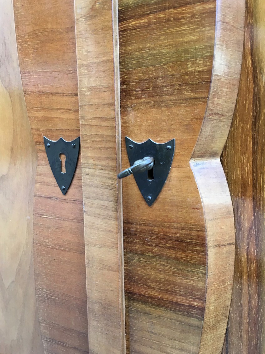 Biedermeier Kommode Antikstil Brezelschrank