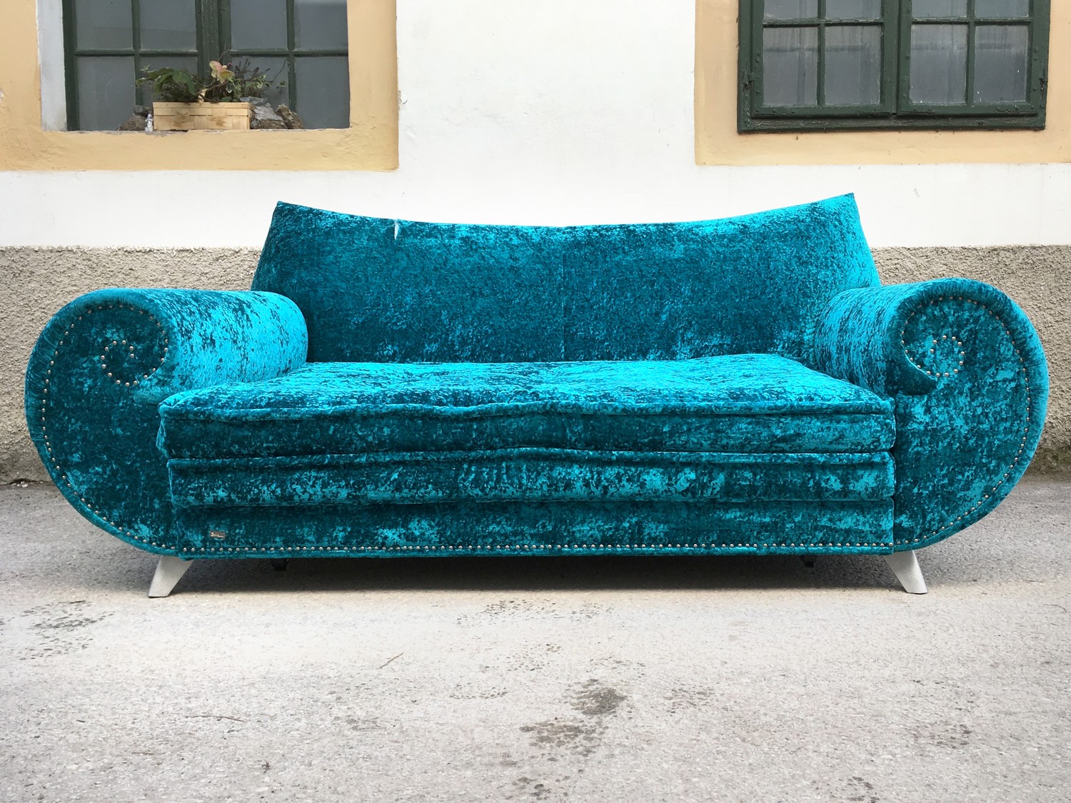 Bretz Sofa Gaudi ausziehbares Bettsofa Schlafsofa Schimmersamt türkis blau silber Designermöbel