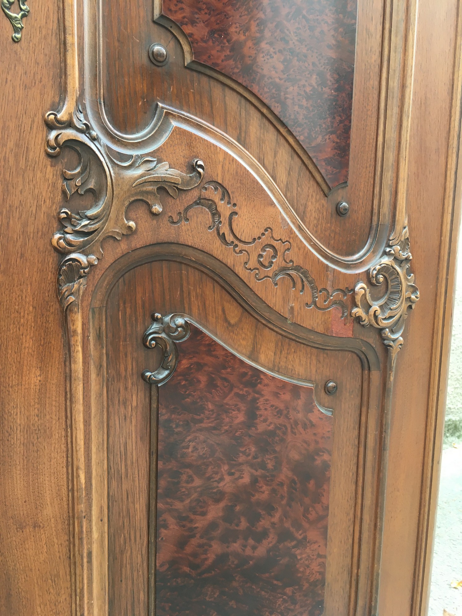 Historismus Schrank Kleiderschrank antik beschnitzt Wiener Pfeifenbarock
