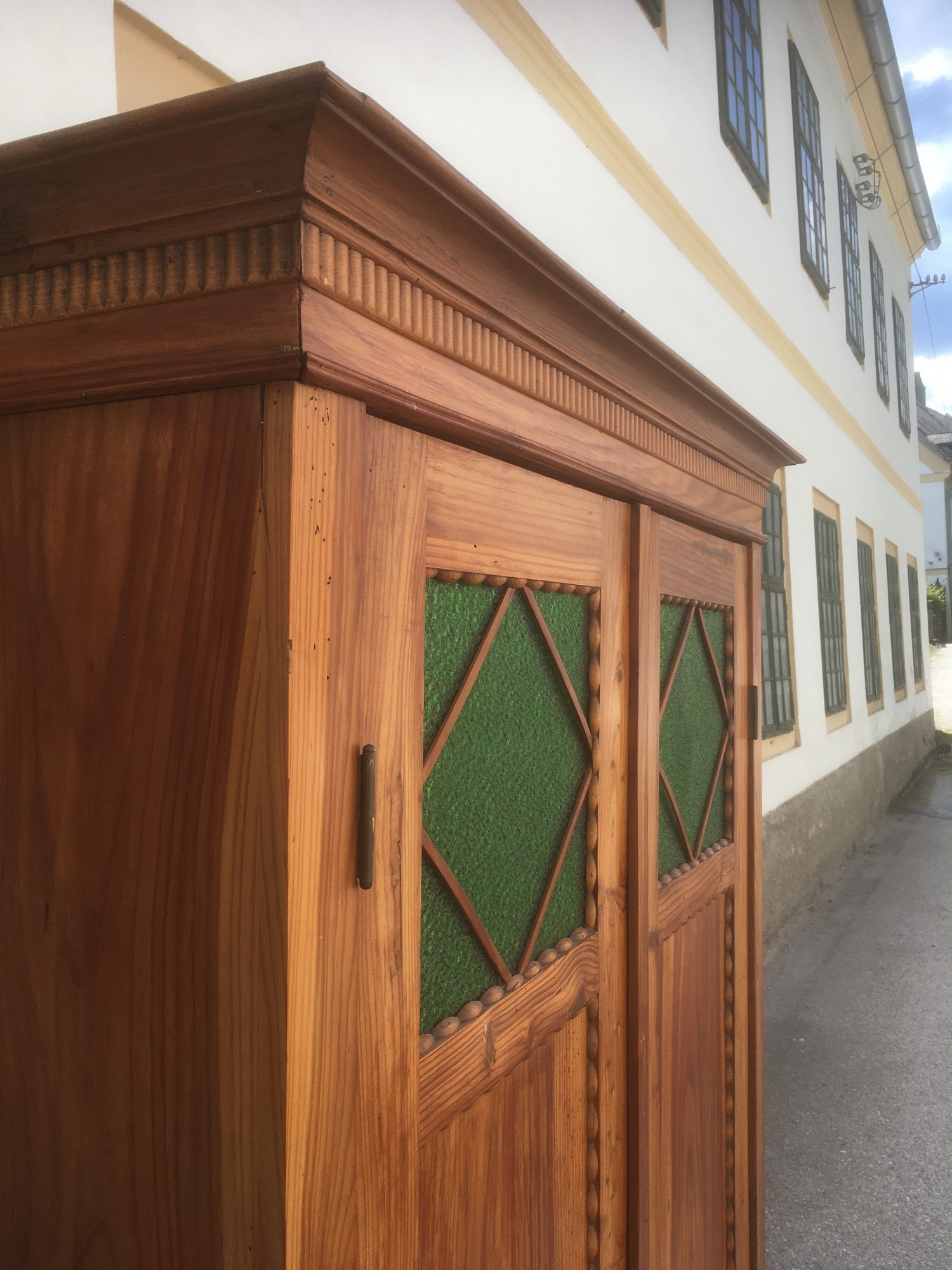 Bauernschrank antik Jugendstil Landhausstil Möbel Keilschrnak Schrnak Keilschrank Schrank zerlegbar antiquität Bauernstil Vintage Vollholz Glas eisen