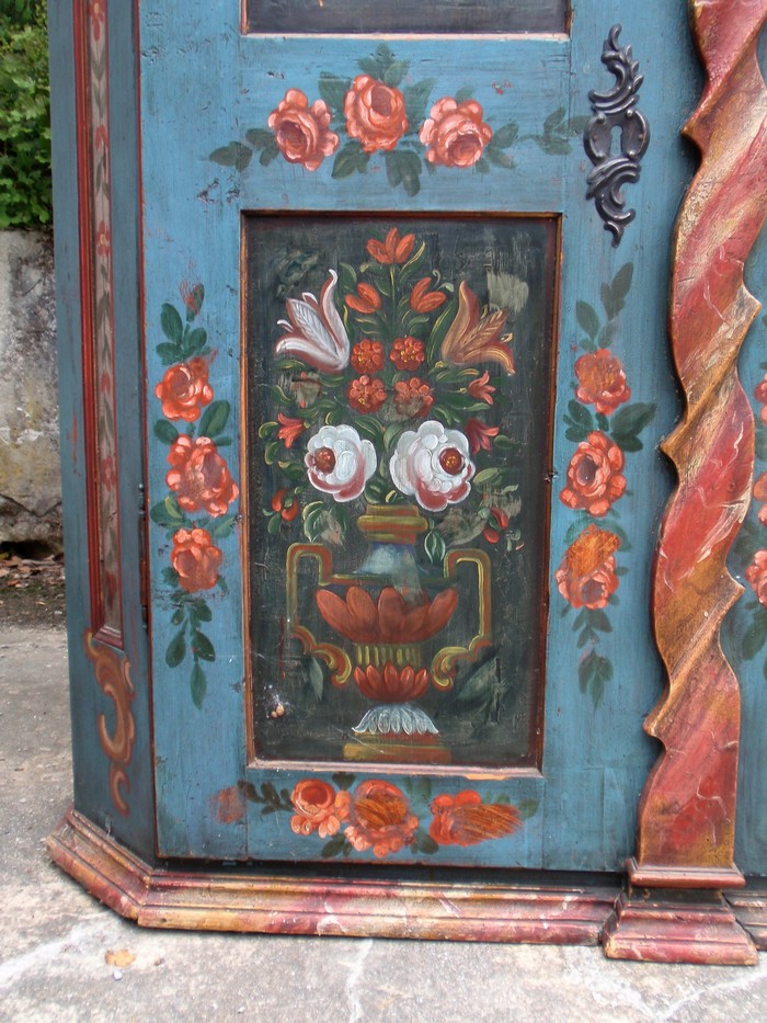 Bauernkasten antik bemalt