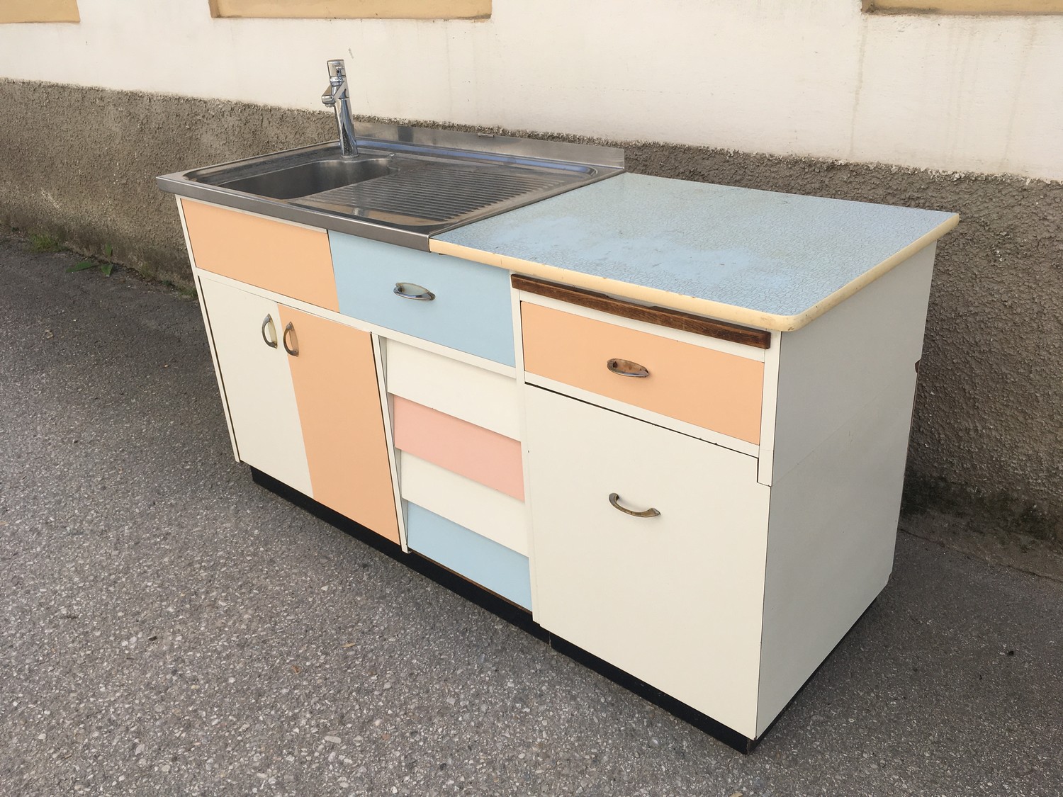 Küche Vintage Midcentury Pastell 50er 60er-Jahre Retro Schrank Möbel Design Küchenzeile Unterschränke