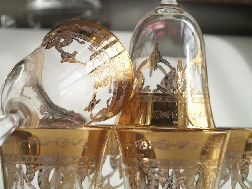 Rotweingläser Murano Goldrand