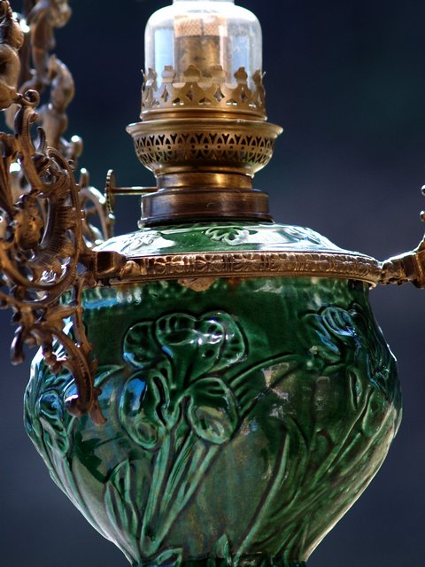 Luster Majolika Petroleumlampe Keramik antik