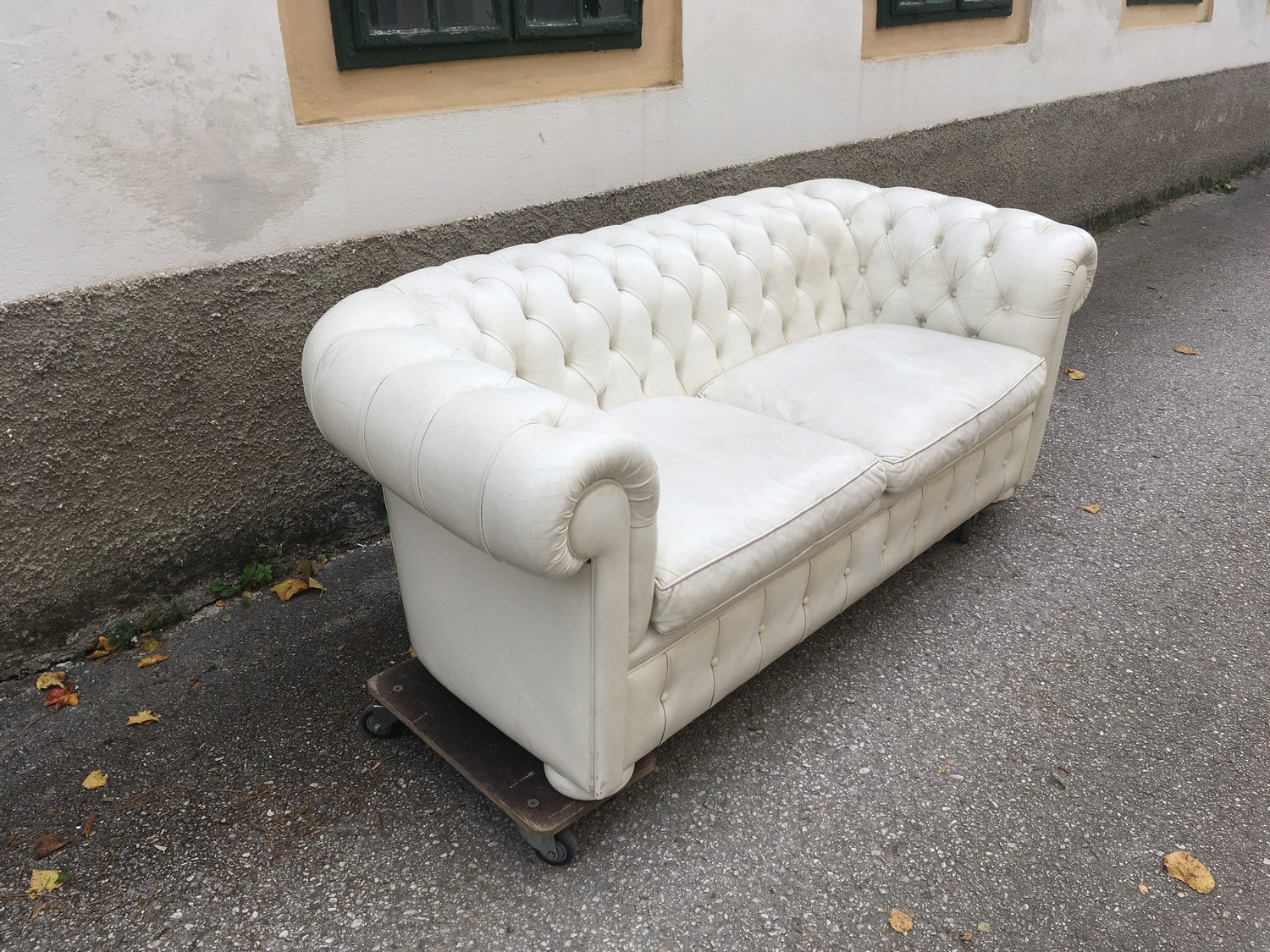 Sofa Couch Chesterfield Leder creme weiß Clubsofa Dreisitzer