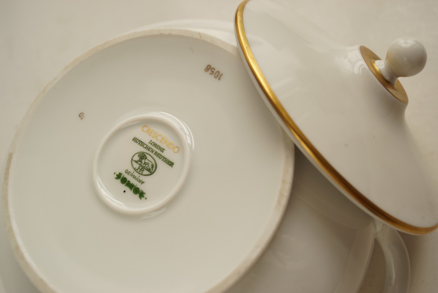 Original Hutschenreuther Suppenterrine Goldrand Crescendo