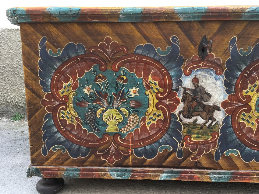 Bauerntruhe bemalt antik
