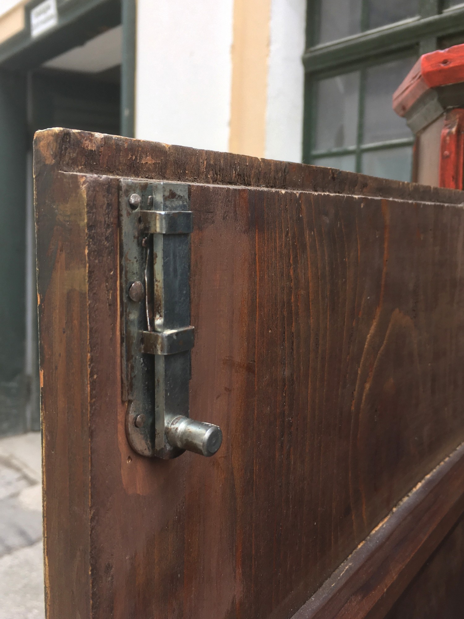 Bauernschrank Schrank aus Altholz bemalt sakrale Bildmotive