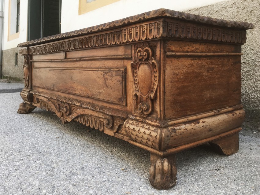 Truhe antik groß Vollholz Barock Renaissance