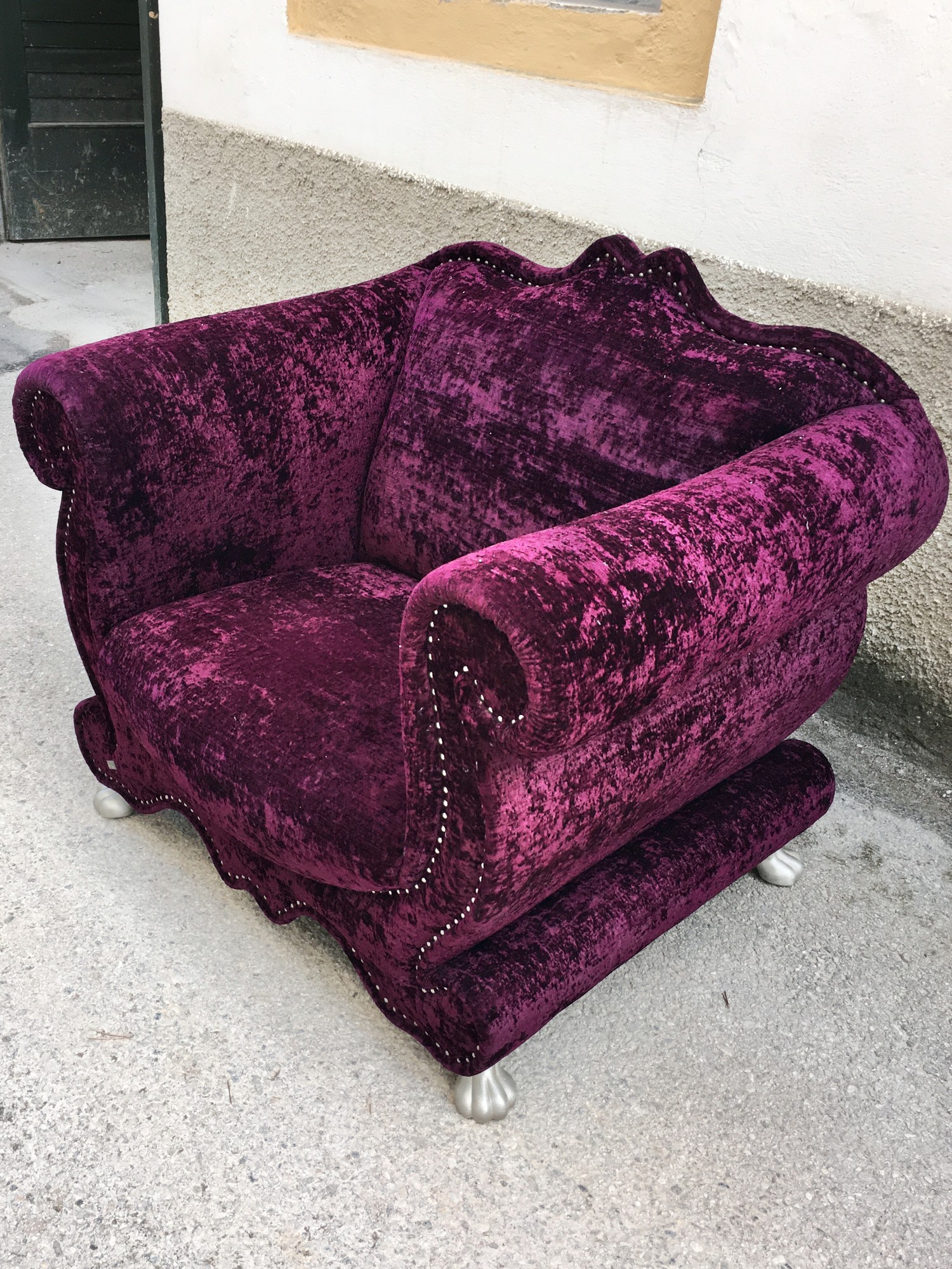 Bretz Sofastuhl Stuhl Emily Sessel Gaudi Ohlinda Barock Schimmersamt violett lila grau Löwentatzen Füße