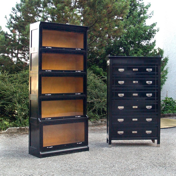 Jugendstil Schrank schwarz