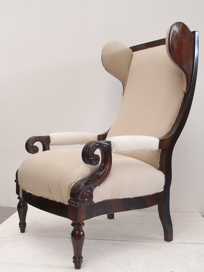 Antiquität Armlehnstuhl restauriert