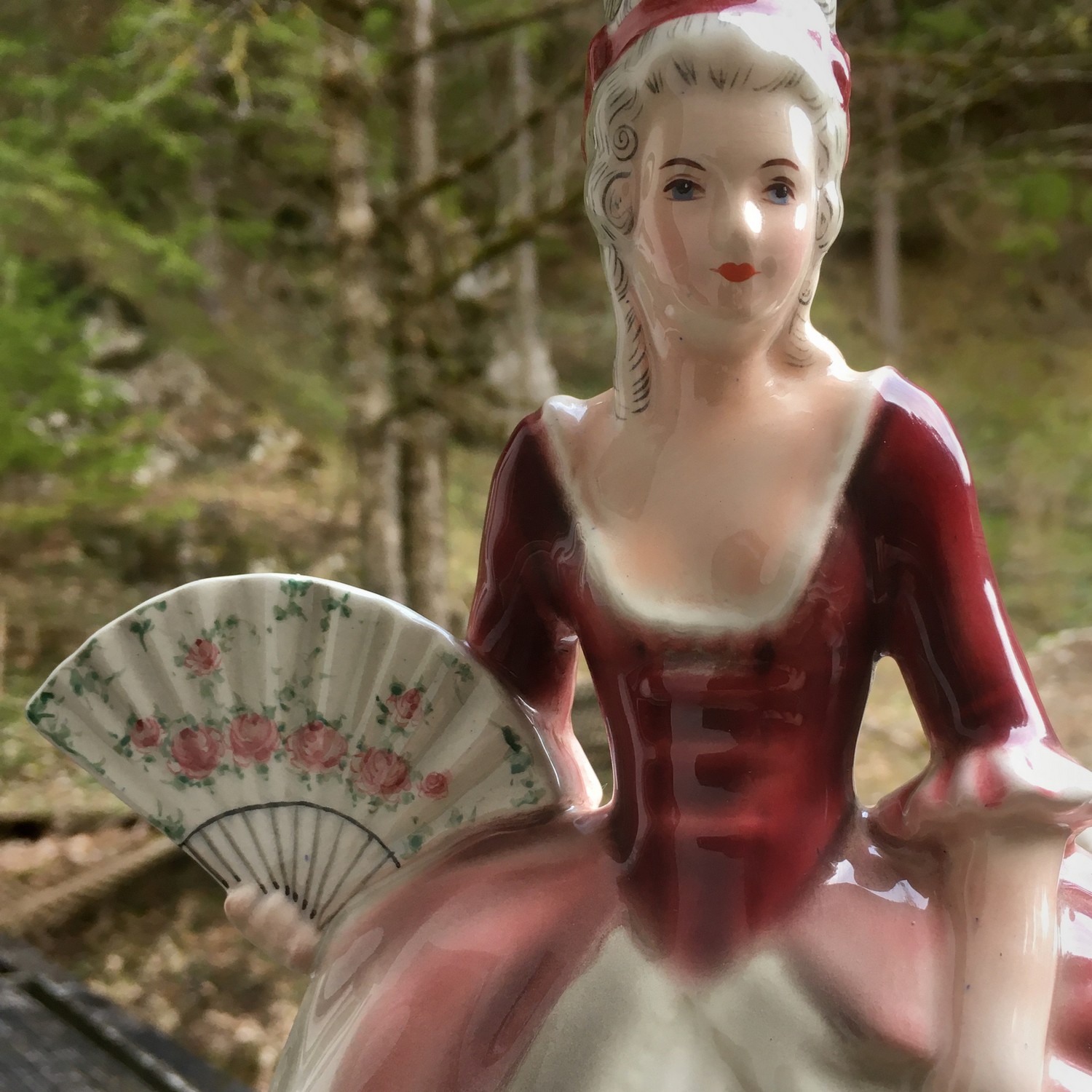 Keramos Figur Sophie aus der Oper "Der Rosenkavalier" Keramos Figur Sophie aus der Oper "Der Rosenkavalier"