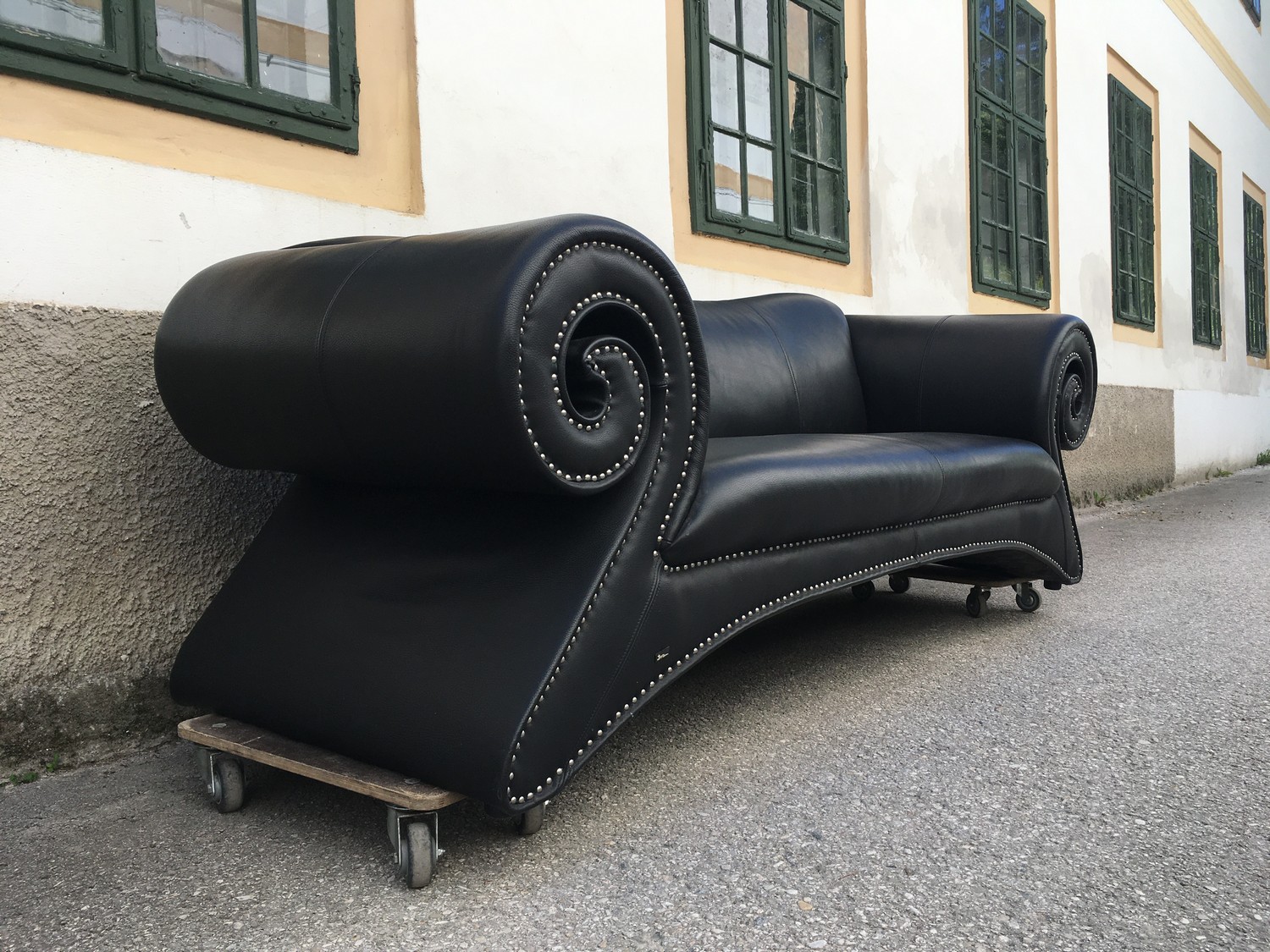 Design Sofa Original noir Bretz gebraucht neuwertig Film Requisite Nachhaltig Möbel kaufen