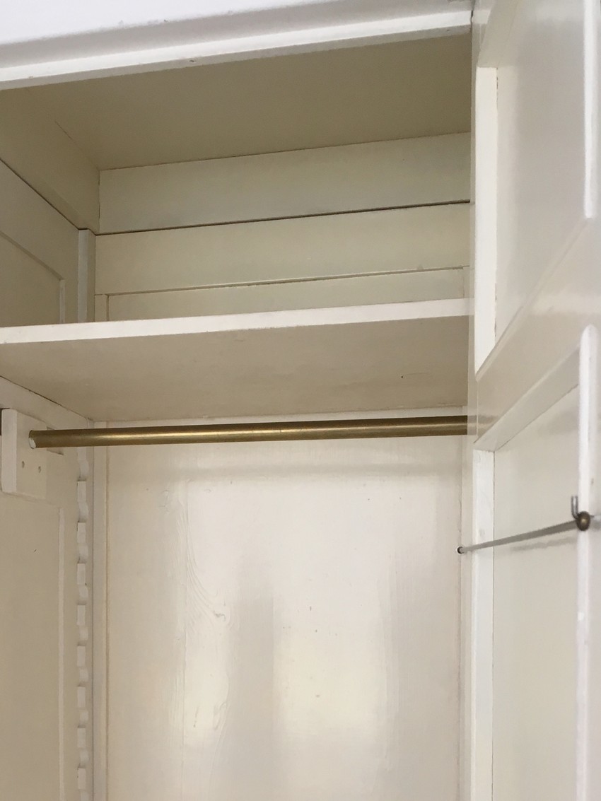 Schrank antik creme