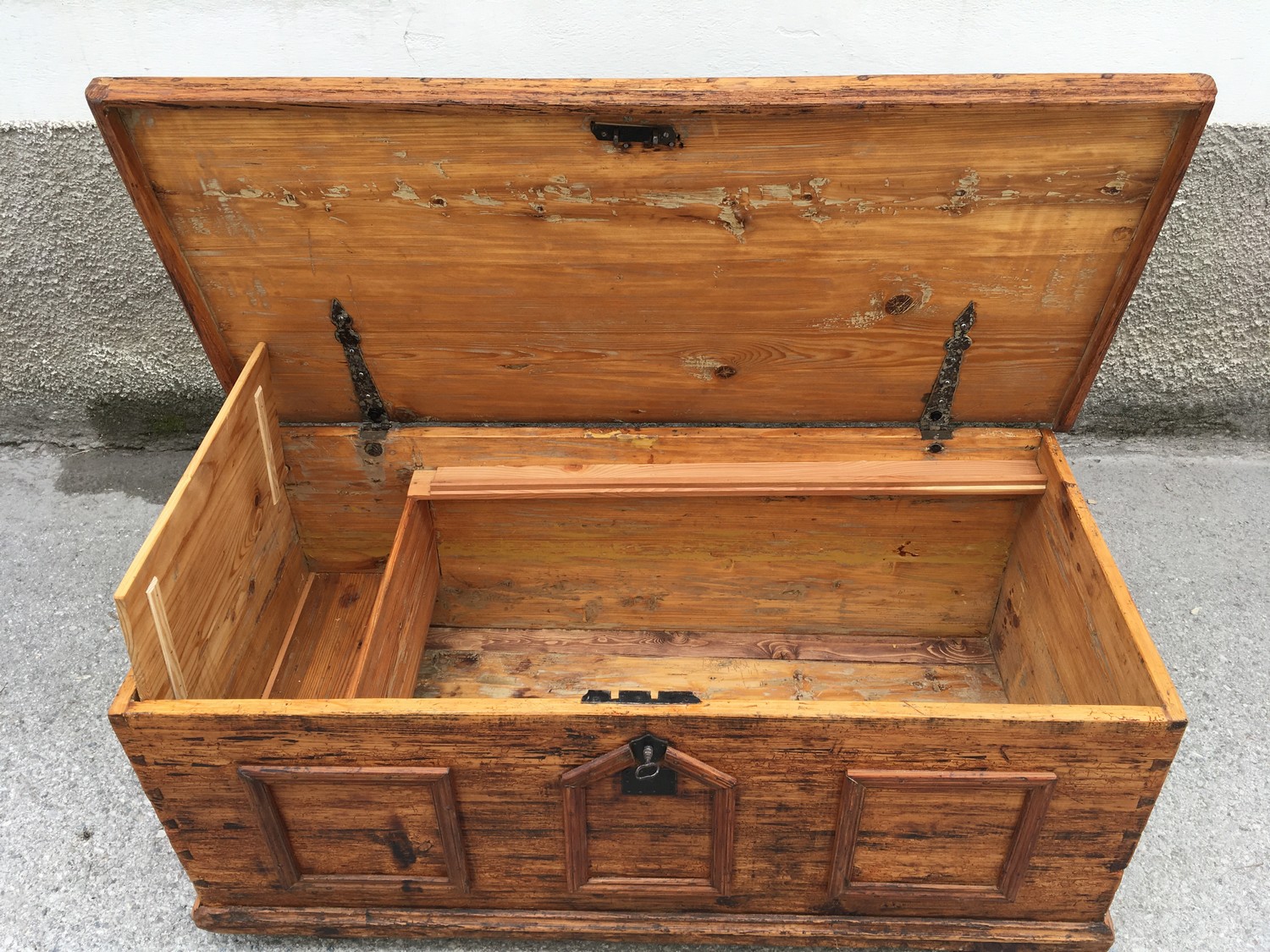 Herrschaftliche Truhe groß Weichholz 18. Jahrhundert restauriert antik