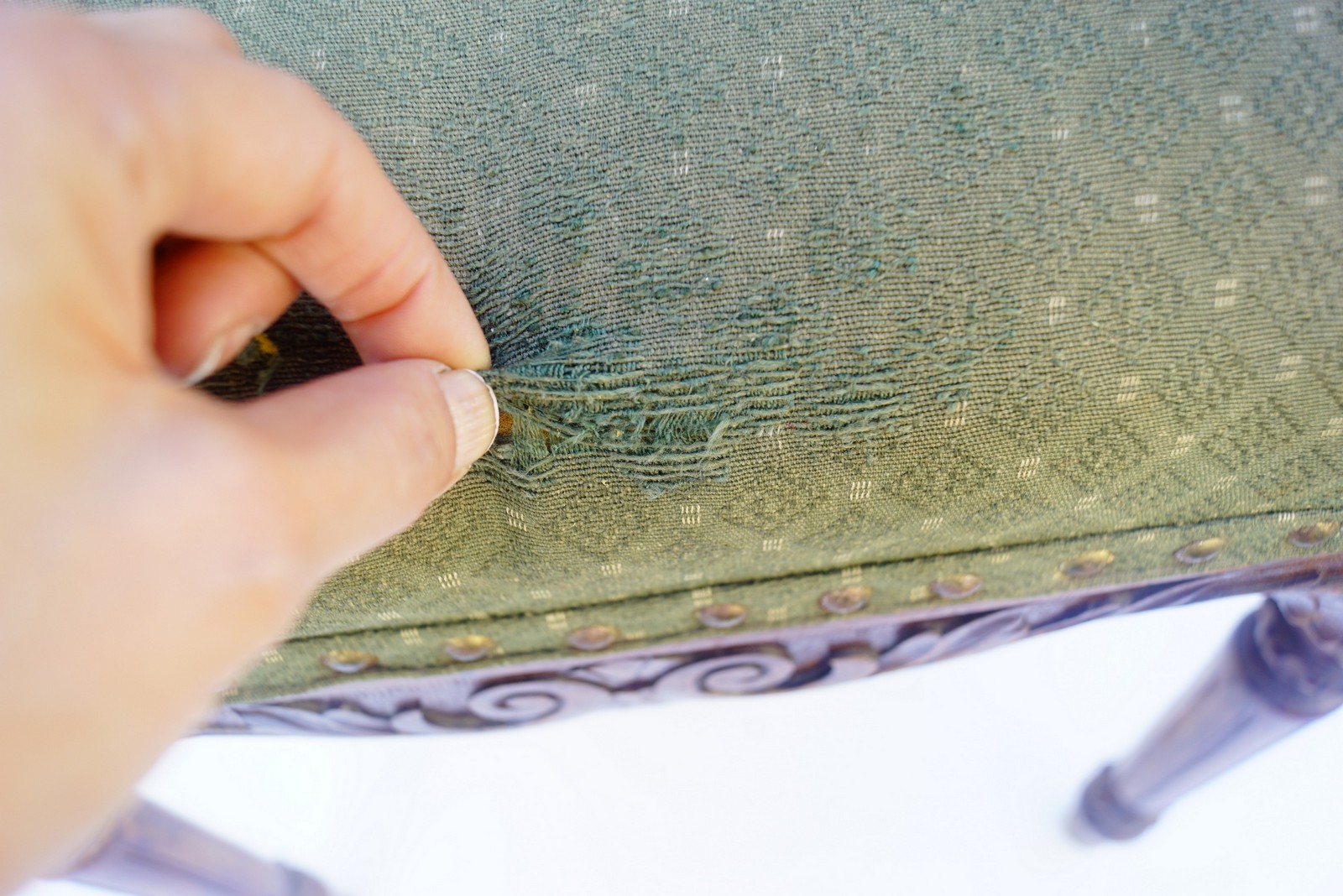 Antiker Eckstuhl Armlehnstuhl Historismus Nussholz Renaissance