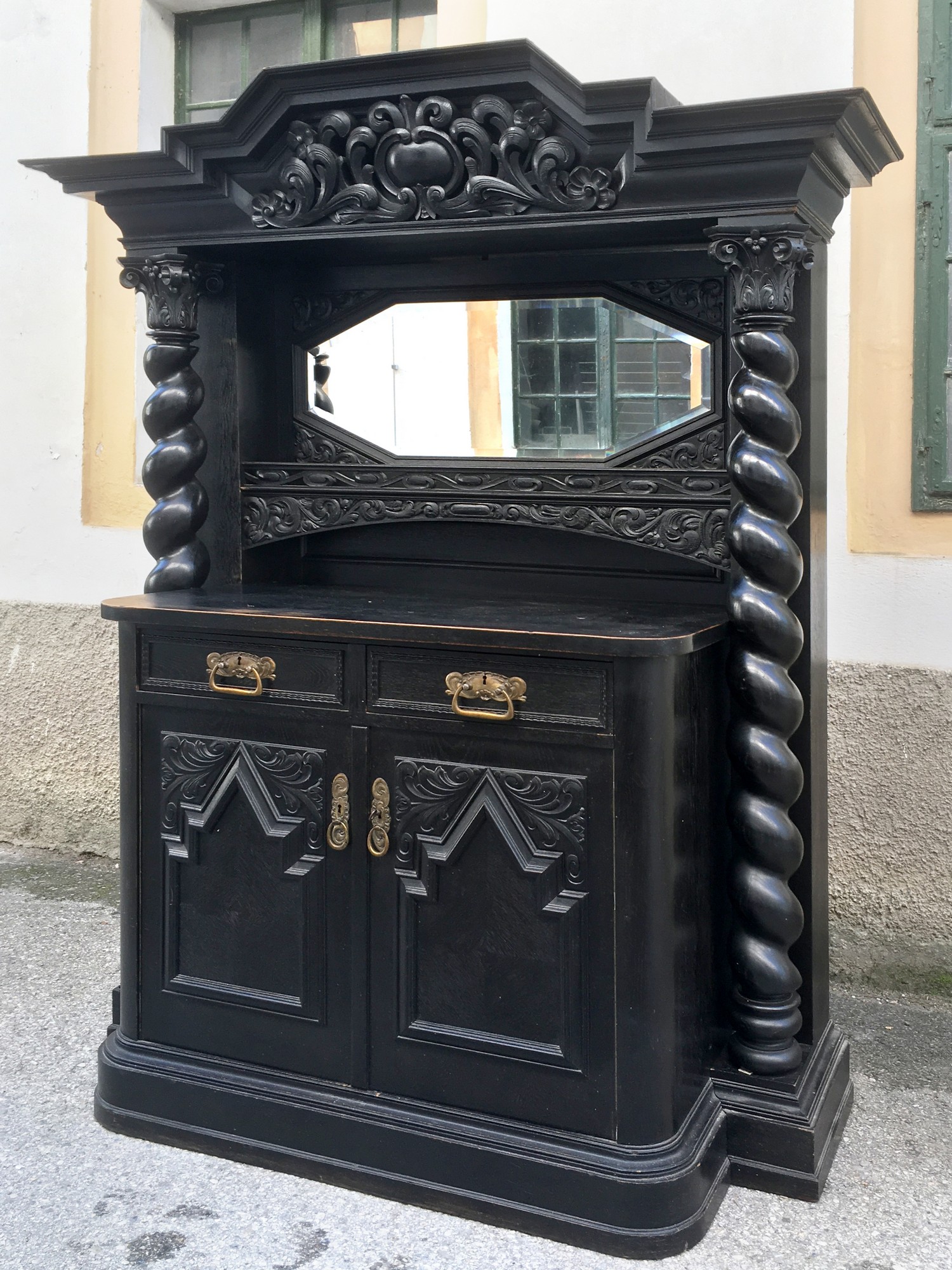 Schrank antik Säulen Danziger Barock Buffet Möbel facettierter Spiegel