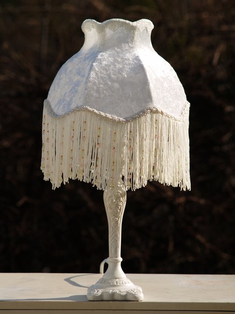 Tischlampe schimmernder Schirm Samt mit Fransen