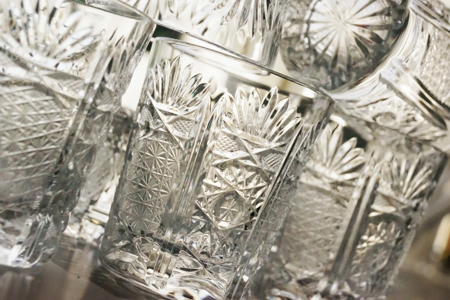 Bleikristall Becher Whisky Schnaps Gläser geschliffen Wassergläser vitrinengepflegt