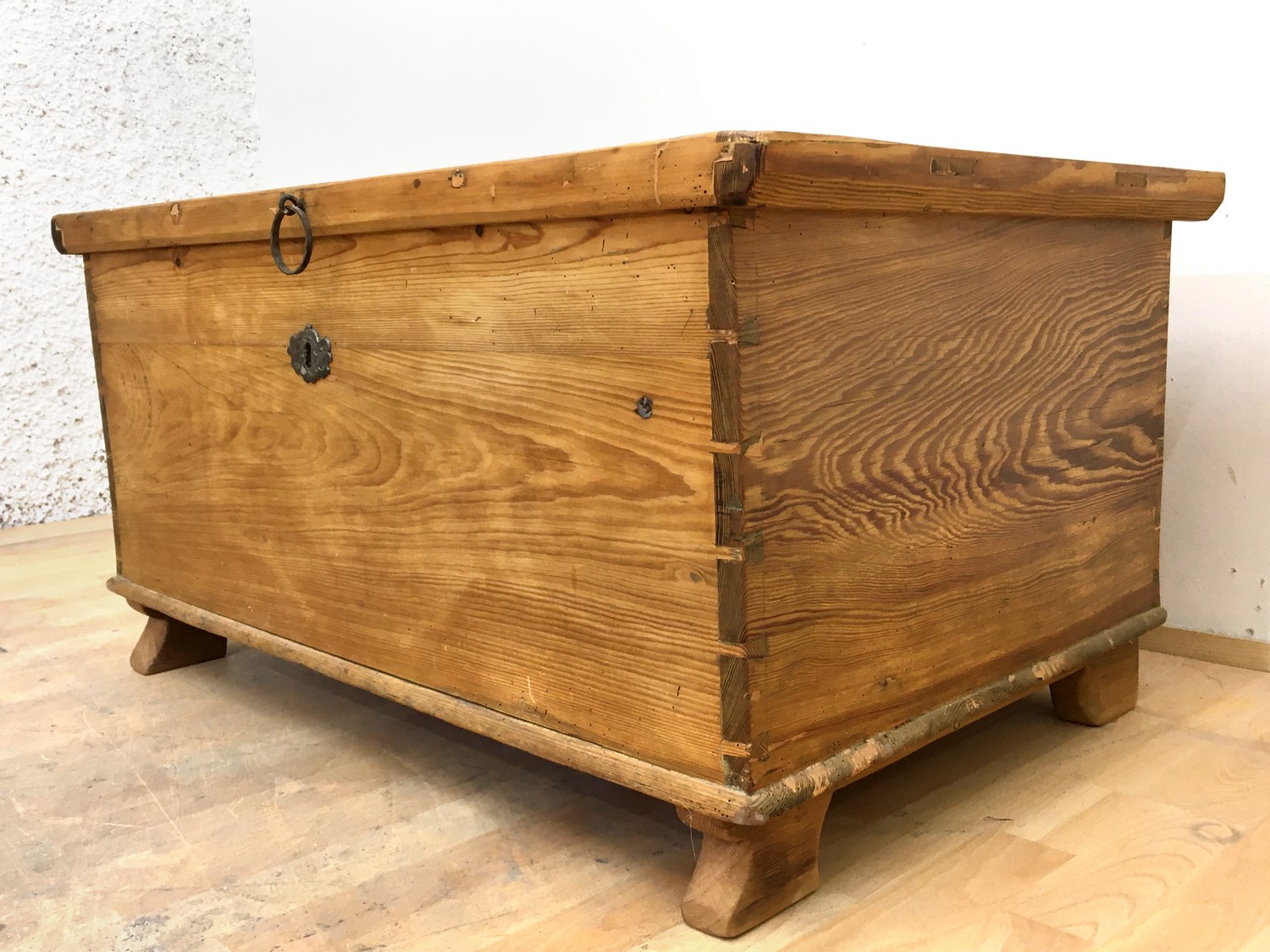 Truhe Flachdeckel antik