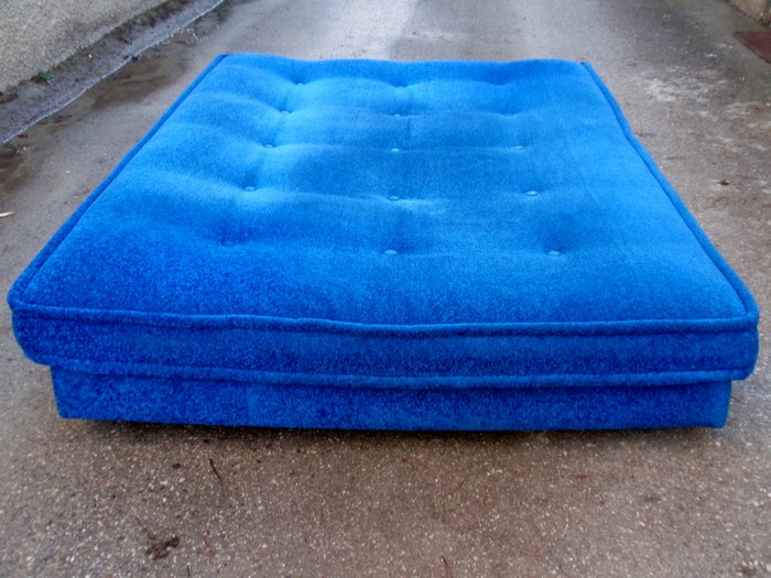 Bretz Bett Sofa Designklassiker Lounge Möbel Flat Federfüße Kräuselvelours