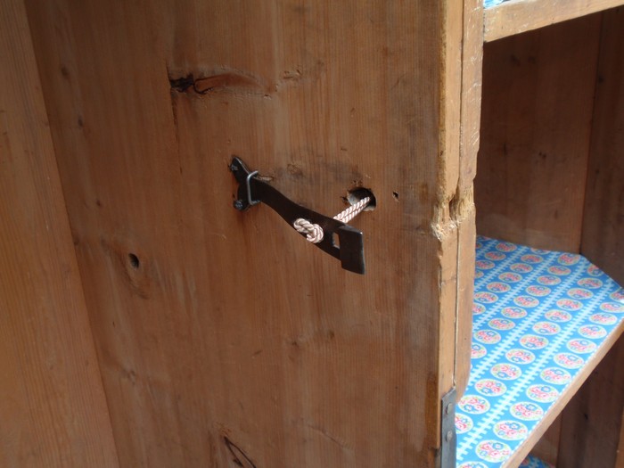 Schrank antik bemalt