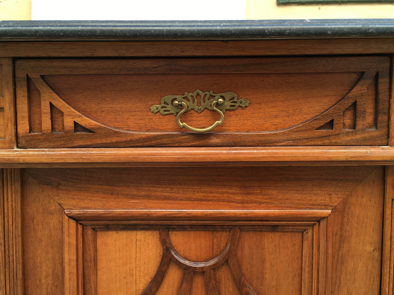 Kommode Anrichte Jugendstil Ornamente antik Marmorplatte Waschtisch