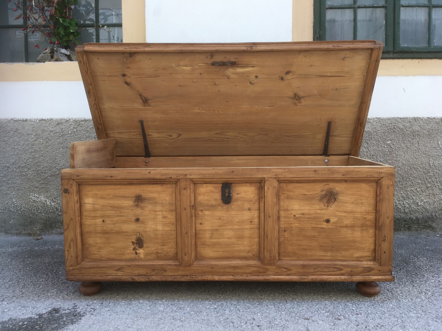 Truhe Landhaus Weichholz antik groß Flachdeckel Kiste groß