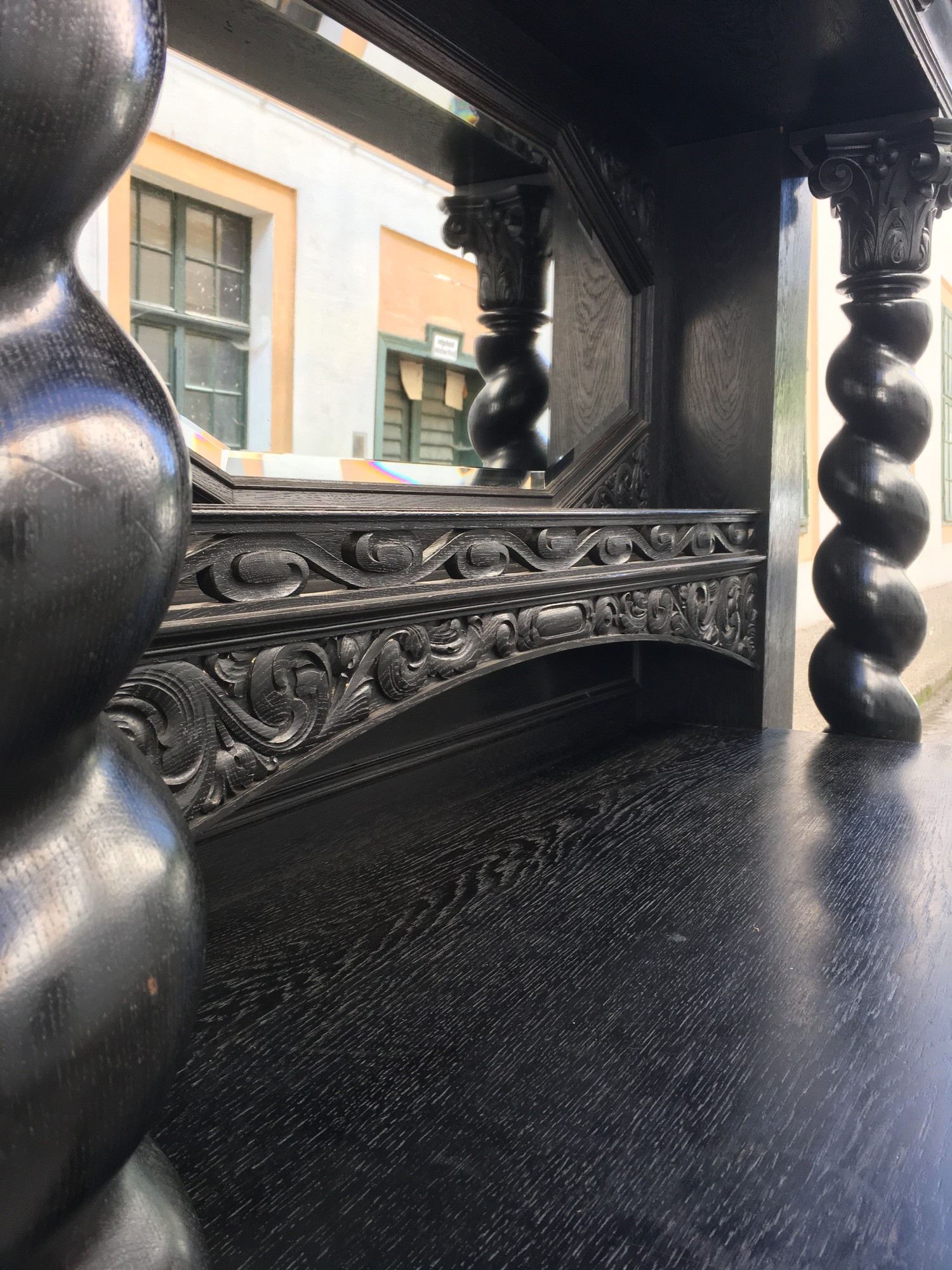 Schrank antik Säulen Danziger Barock Buffet Möbel facettierter Spiegel