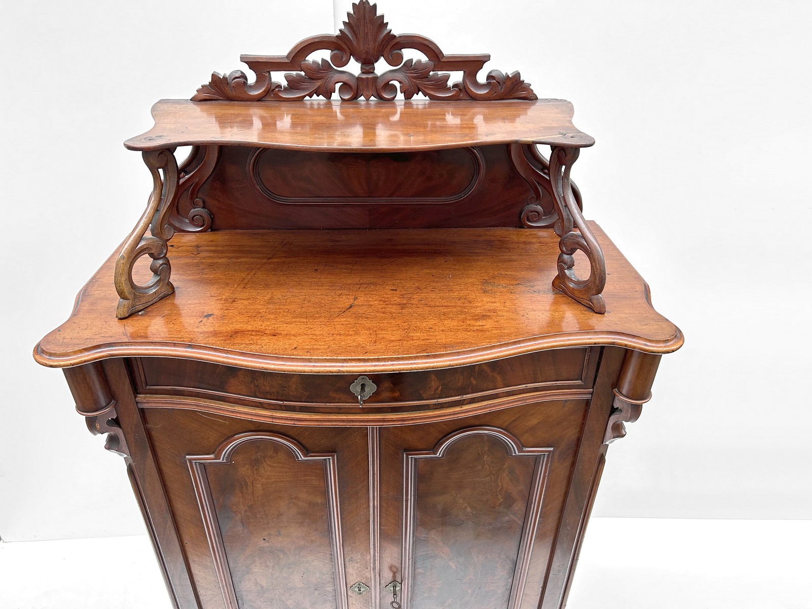 Antiker Schrank Halbschrank Antiquität altdeutsch Nussholzfurnier